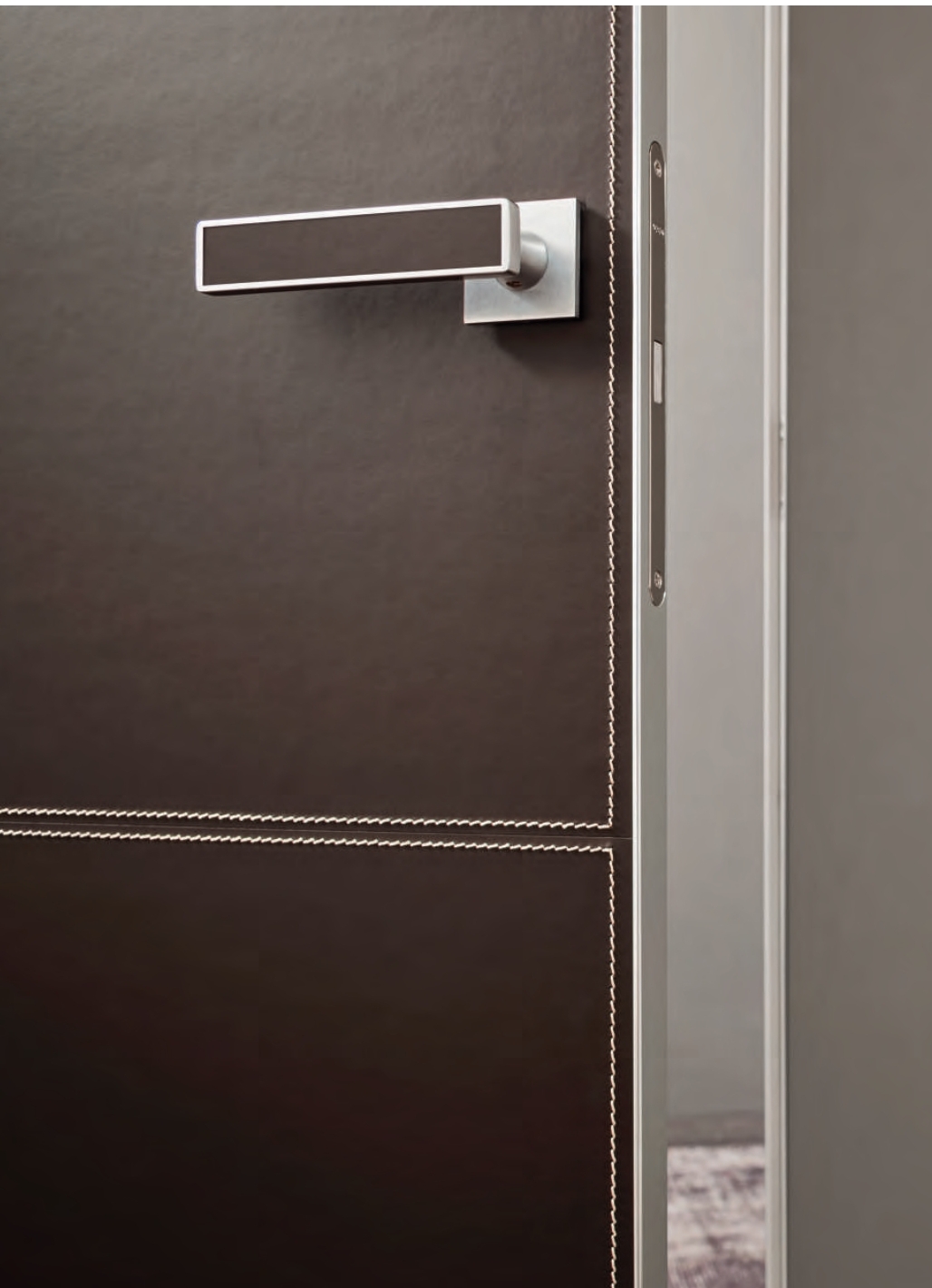poignee porte cuir design