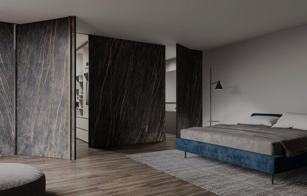 habillage mural haut de gamme assorti aux portes intérieures